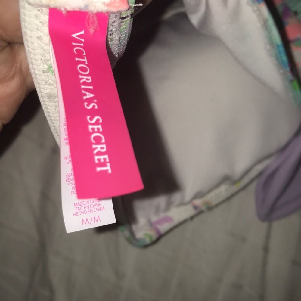 Victoria’s Secret Bikini Top Size Medium - Picture 3 of 3